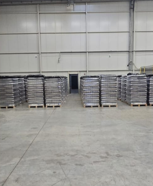 Pellets-Paletten im Lager